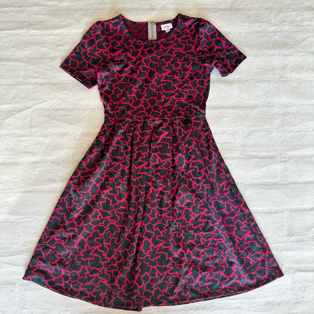 ✨NWOT ✨LuLaRoe Amelia Dress Size Medium